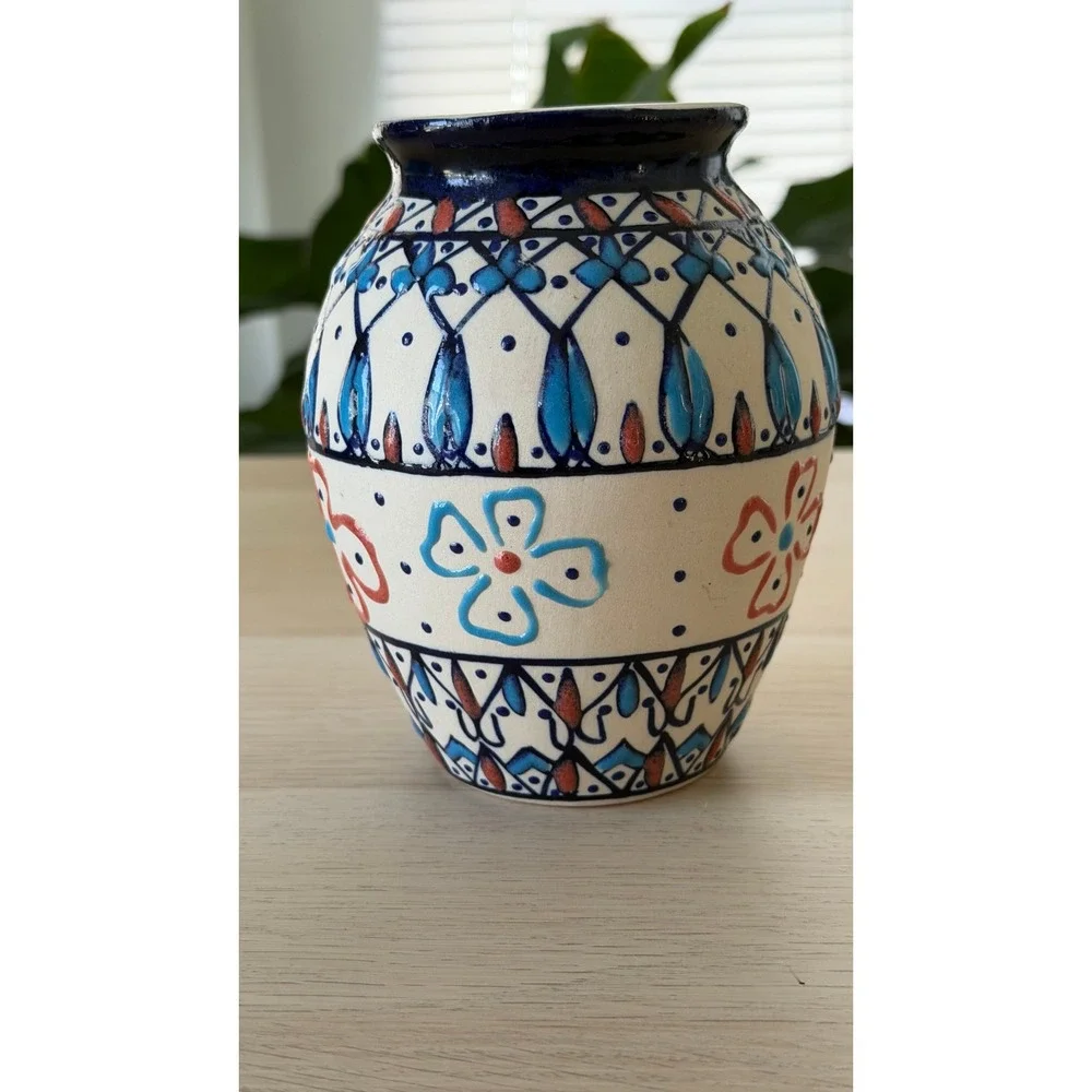 Quimicral handcrafted ceramic